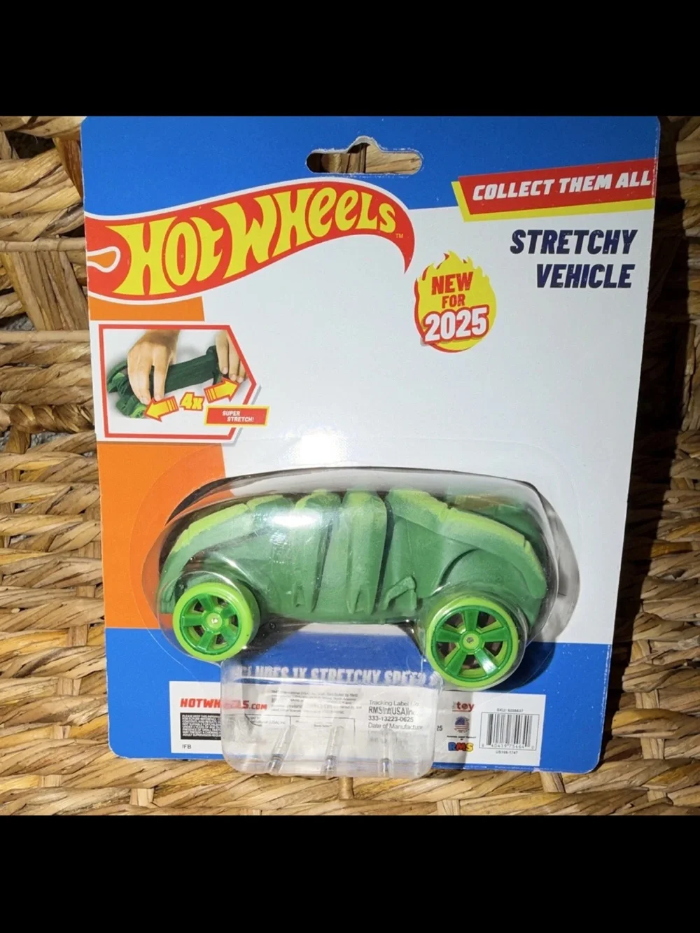 RMS Mattel Hot Wheels Stretchy Vehicle 4-Pack Spider , Crocodile, Dragon, Shark